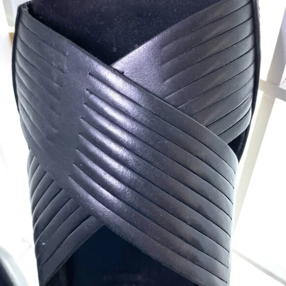 Ecco Sz 39 Black Sandals Flats with heel NWOT - Picture 5 of 7